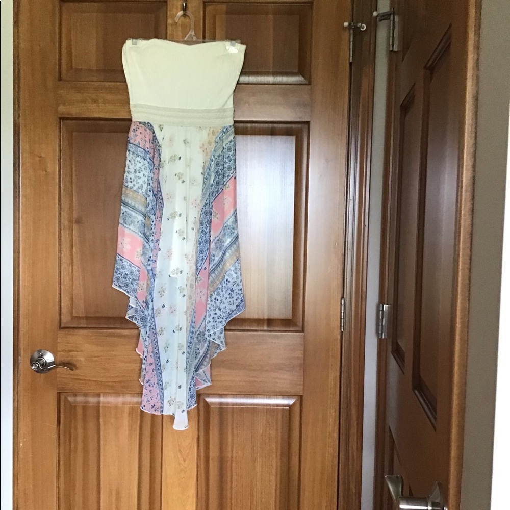 6/$25 | Cream top I Bottom is a handkerchief dress